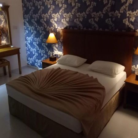 Garden Beach Hotel Калутара Экстерьер фото