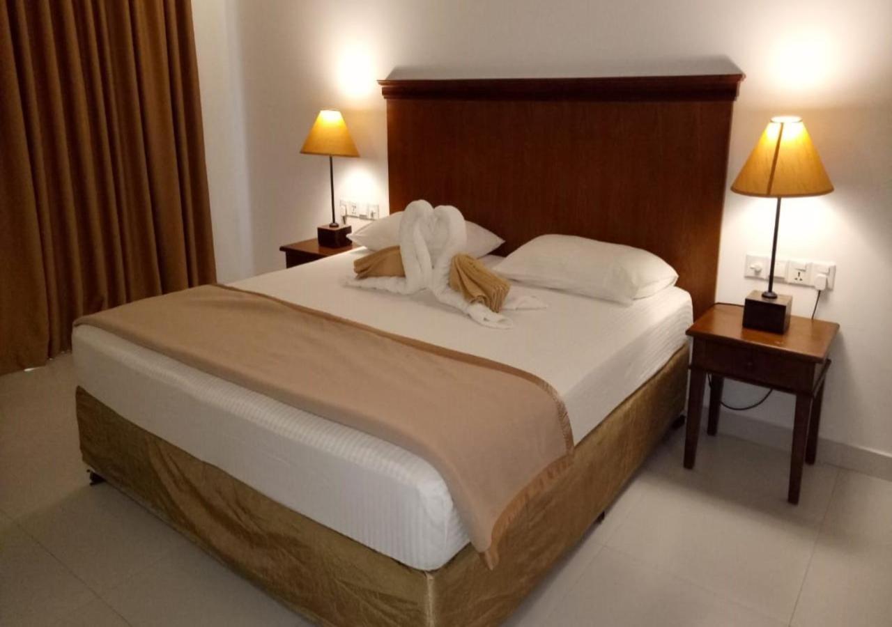 Garden Beach Hotel Калутара Экстерьер фото