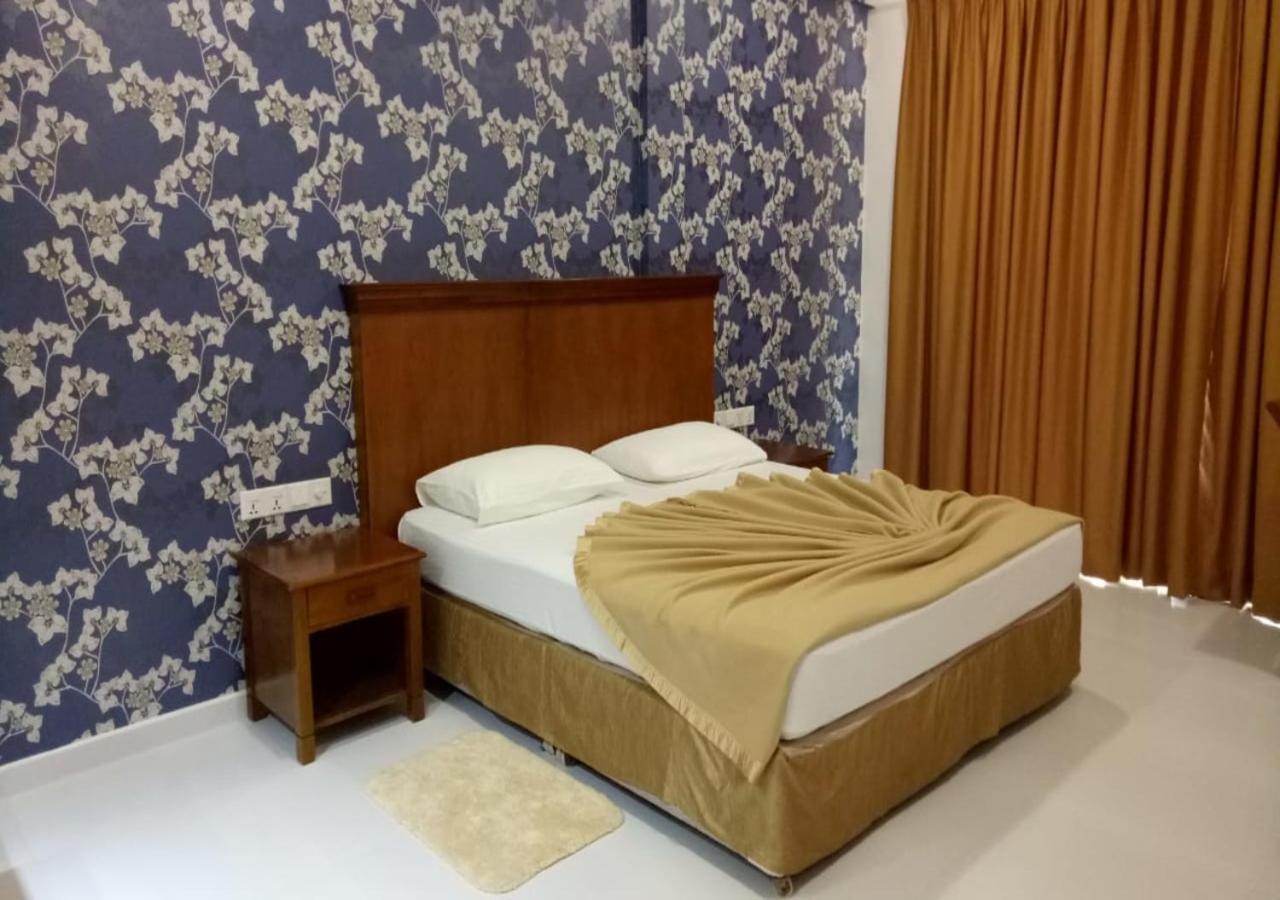 Garden Beach Hotel Калутара Экстерьер фото