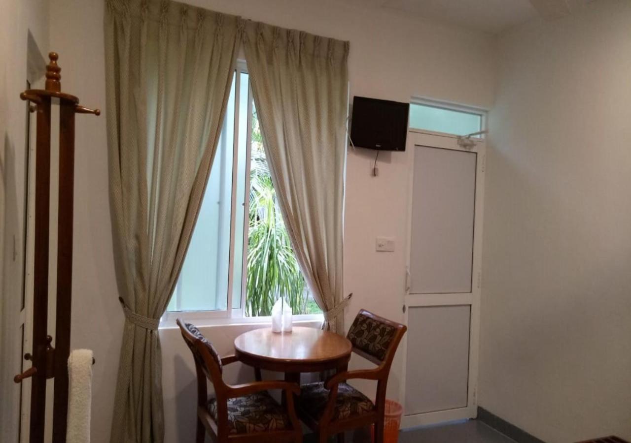 Garden Beach Hotel Калутара Экстерьер фото