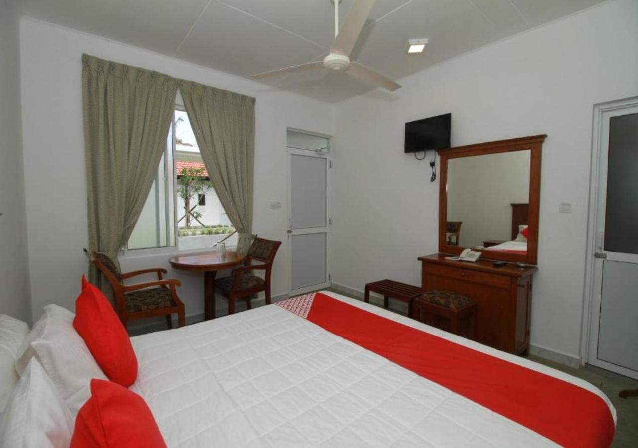 Garden Beach Hotel Калутара Экстерьер фото