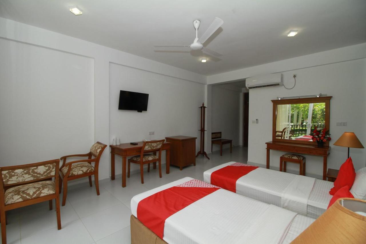 Garden Beach Hotel Калутара Экстерьер фото