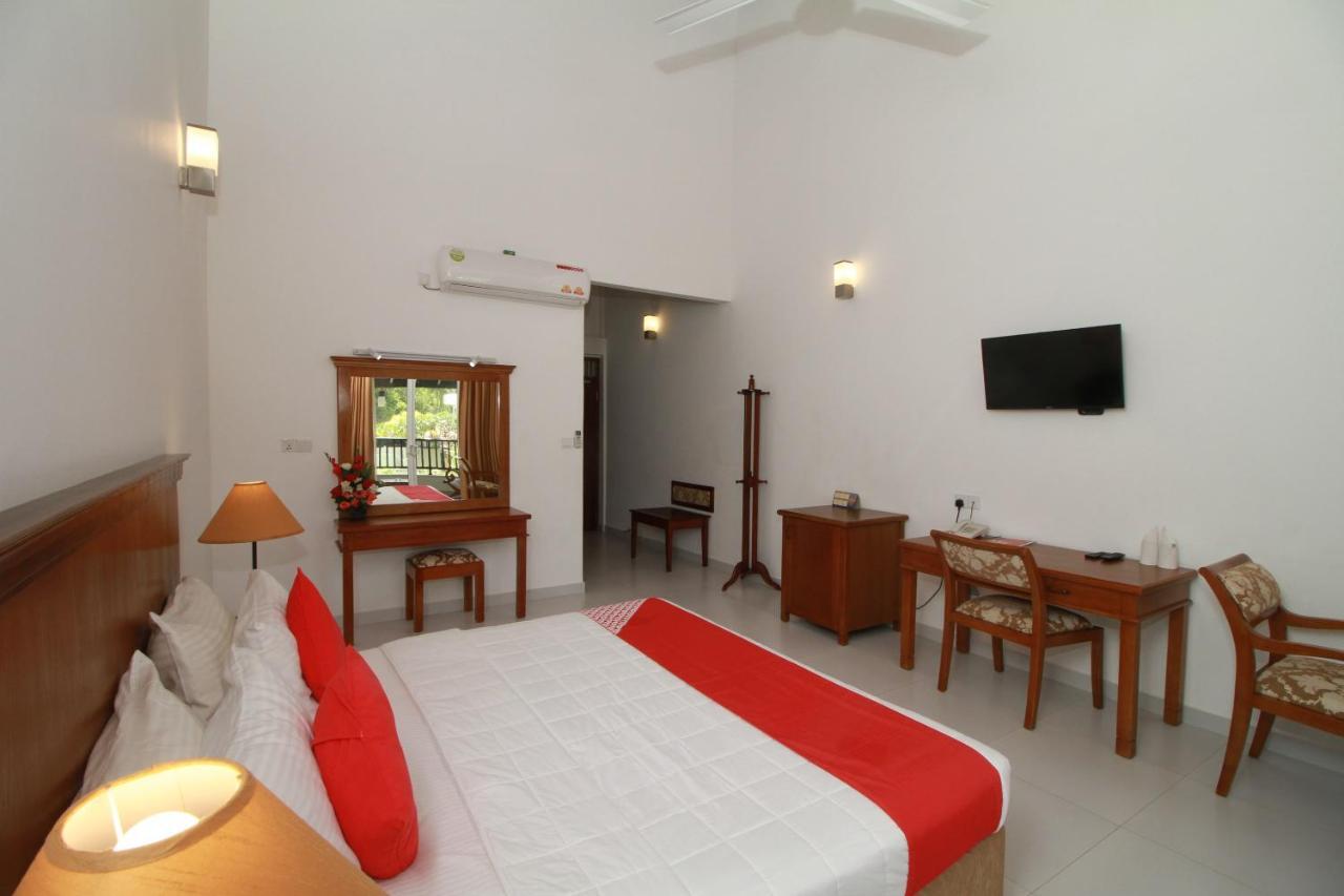 Garden Beach Hotel Калутара Экстерьер фото